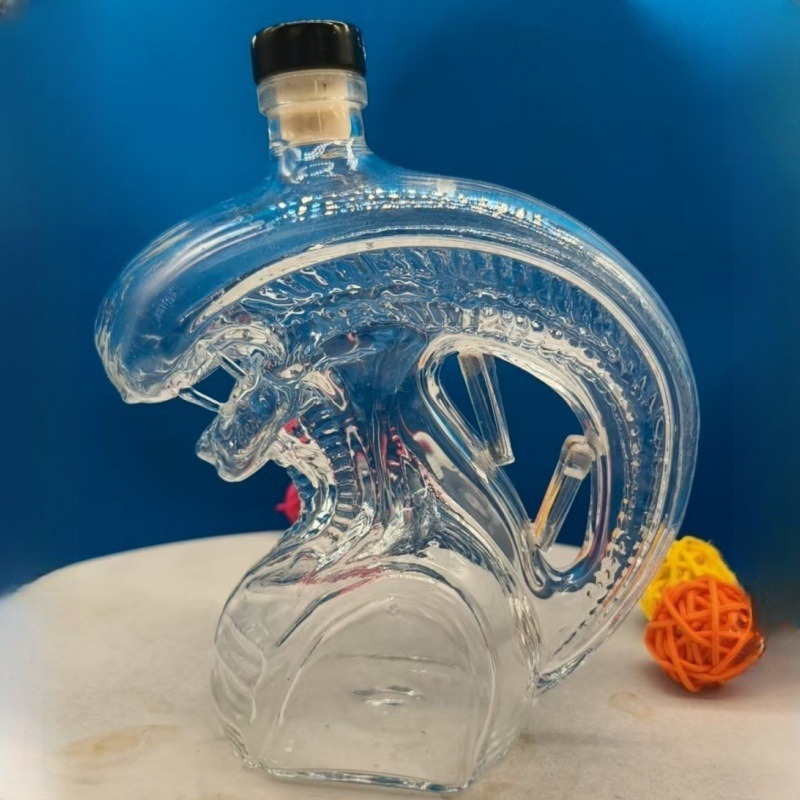 Alien Xenomorph Shaped Whiskey - Model Kit Gundam recension och pris