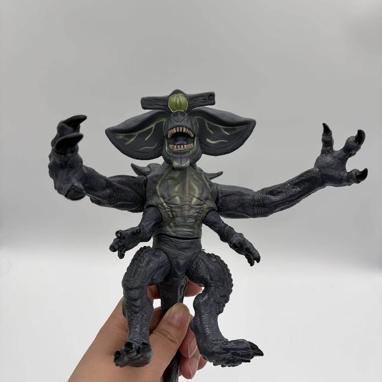 Scunner Trespasser Axe-Head Ha - Model Kit Pacific Rim recension och pris
