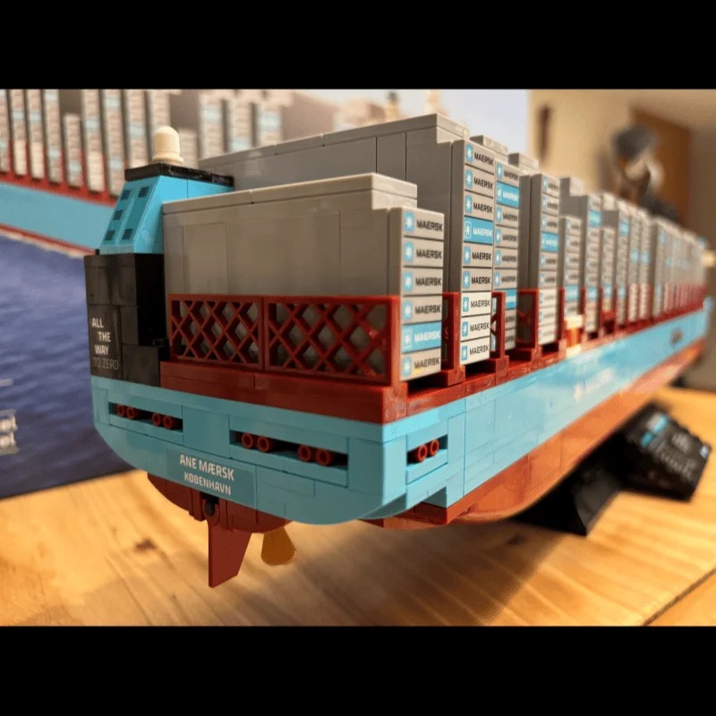 New 2026 Dual-Fuel Container V - Model Kit Companies recension och pris